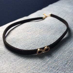 Black Infinite Choker